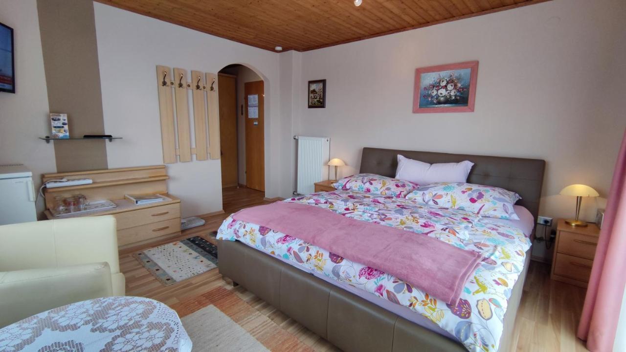 Ferienparadies Gutounik Пёрчах-ам-Вёртерзе Экстерьер фото