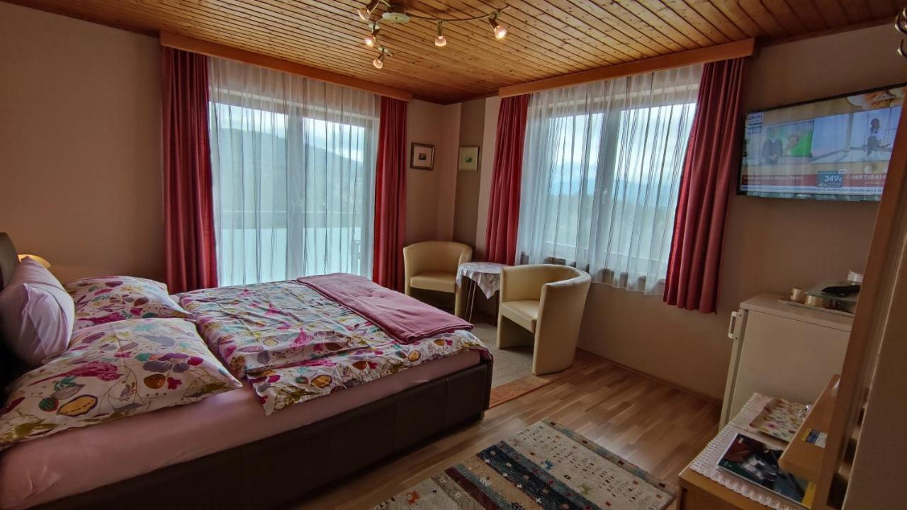Ferienparadies Gutounik Пёрчах-ам-Вёртерзе Экстерьер фото